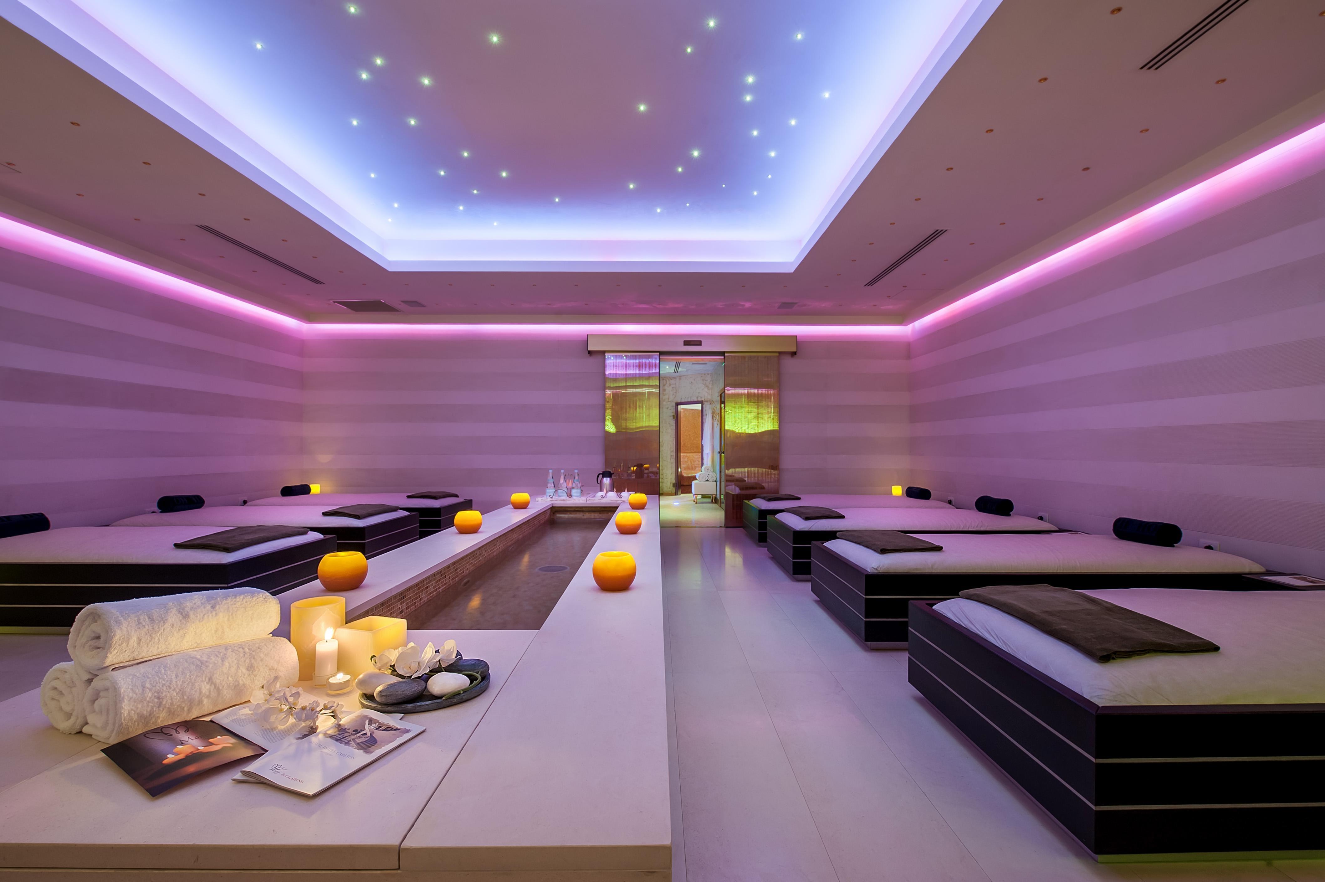 Hotel Royal Carlton 4*