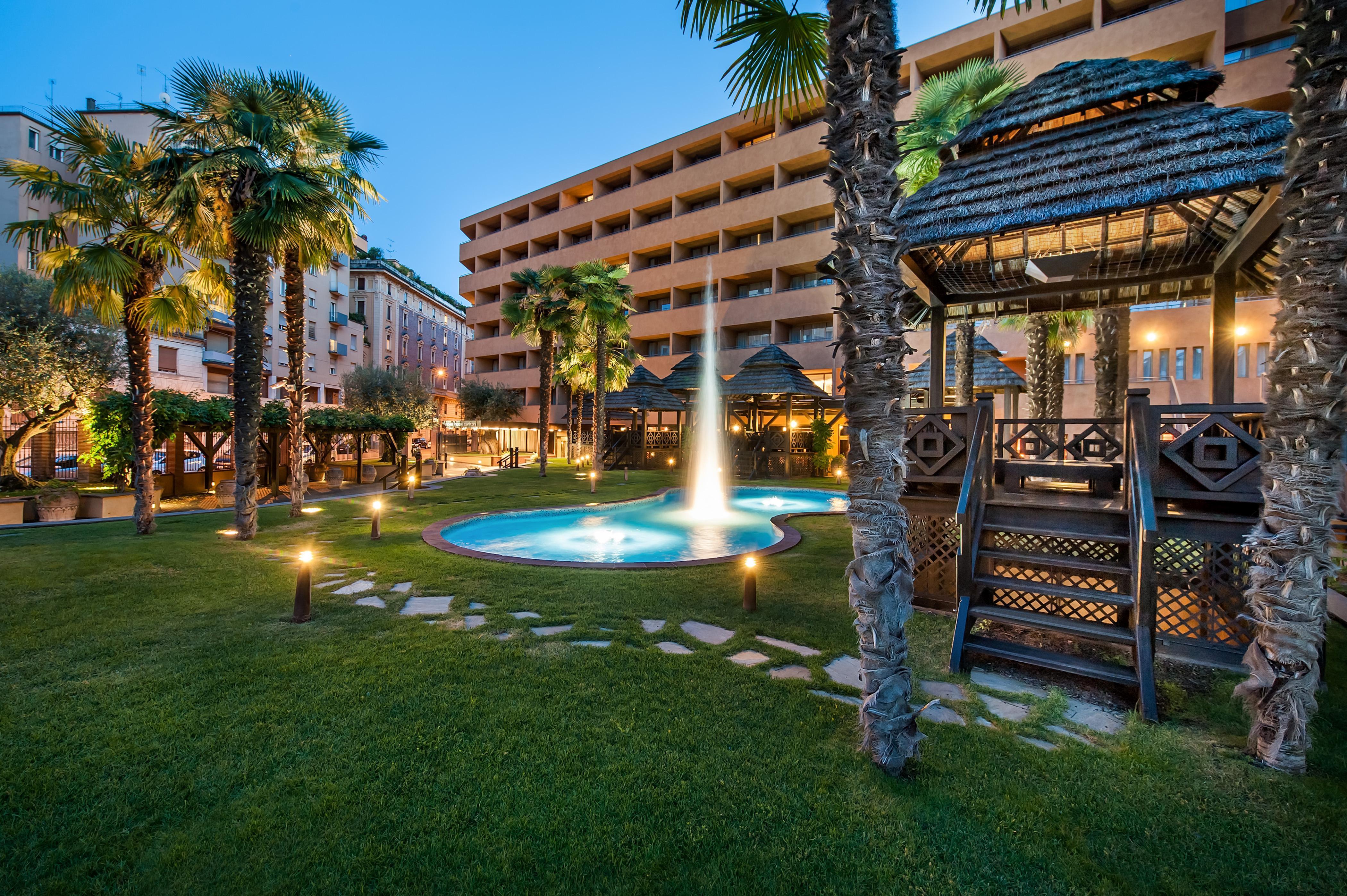 Royal Carlton Hotel 4*