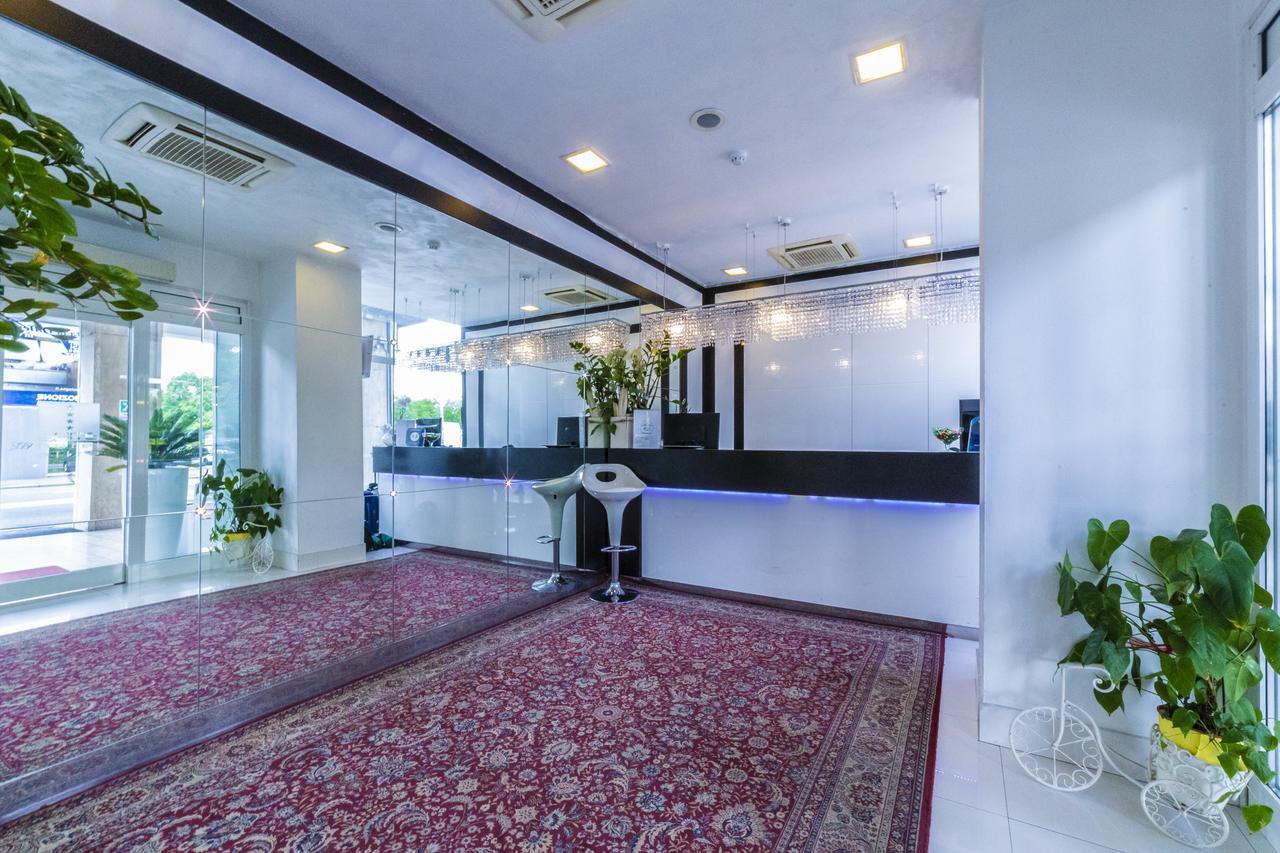 Elite Hotel 4*