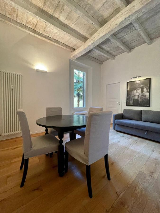 San Vitale 36 Bologne