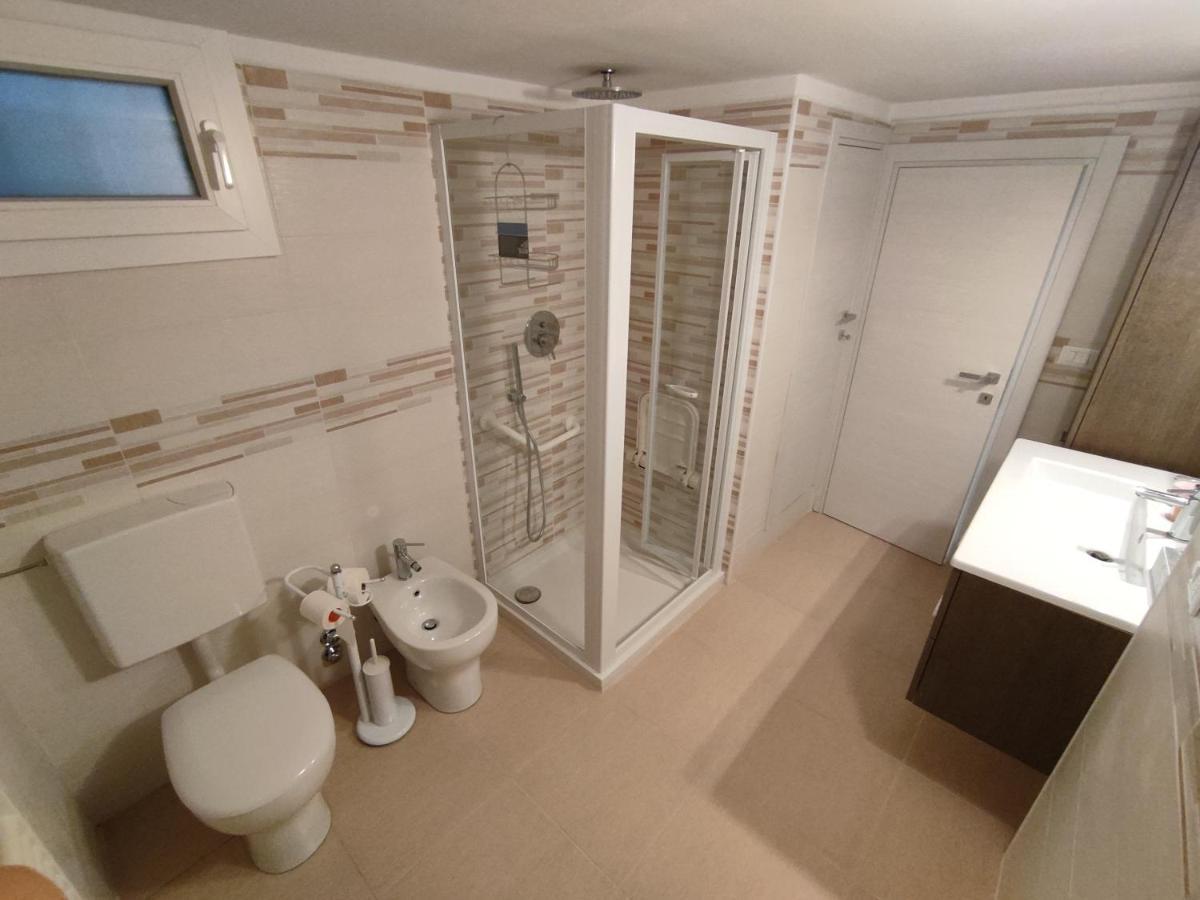 Apartment Grigio Perla Panigale, Con Giardino E Parcheggio Privato Gratuito Fino A Tre Posti Auto Bologna