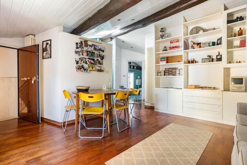 Lovely One-bedroom Attic In An Ancient Village * Bologne
