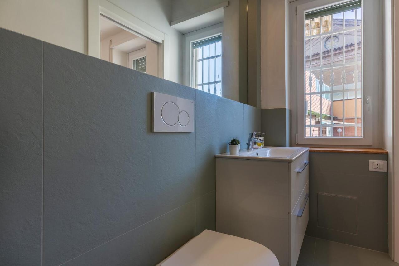 W/terrace 10 Min Walk From Piazza S.stefano Lejlighed *