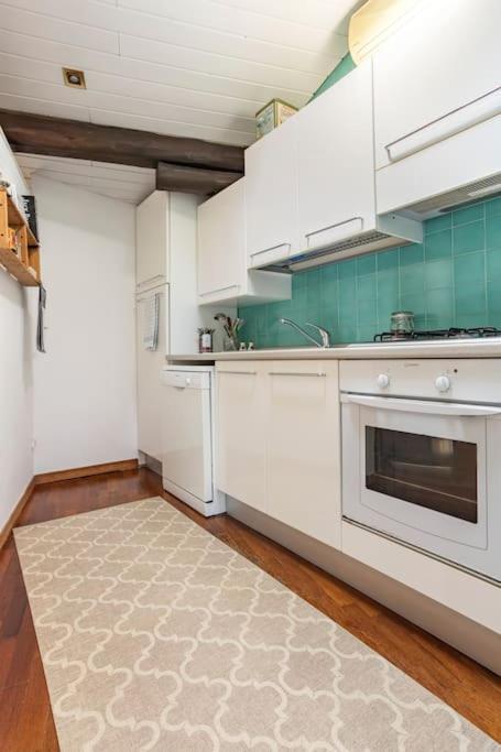 Lovely One-bedroom Attic In An Ancient Village Appartement *