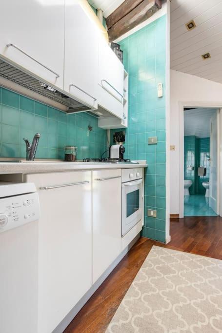 Lovely One-bedroom Attic In An Ancient Village Bologne