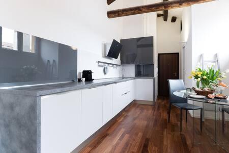 Apartamento Charme Immerso Tra Le Mura Bolognesi Bolonha
