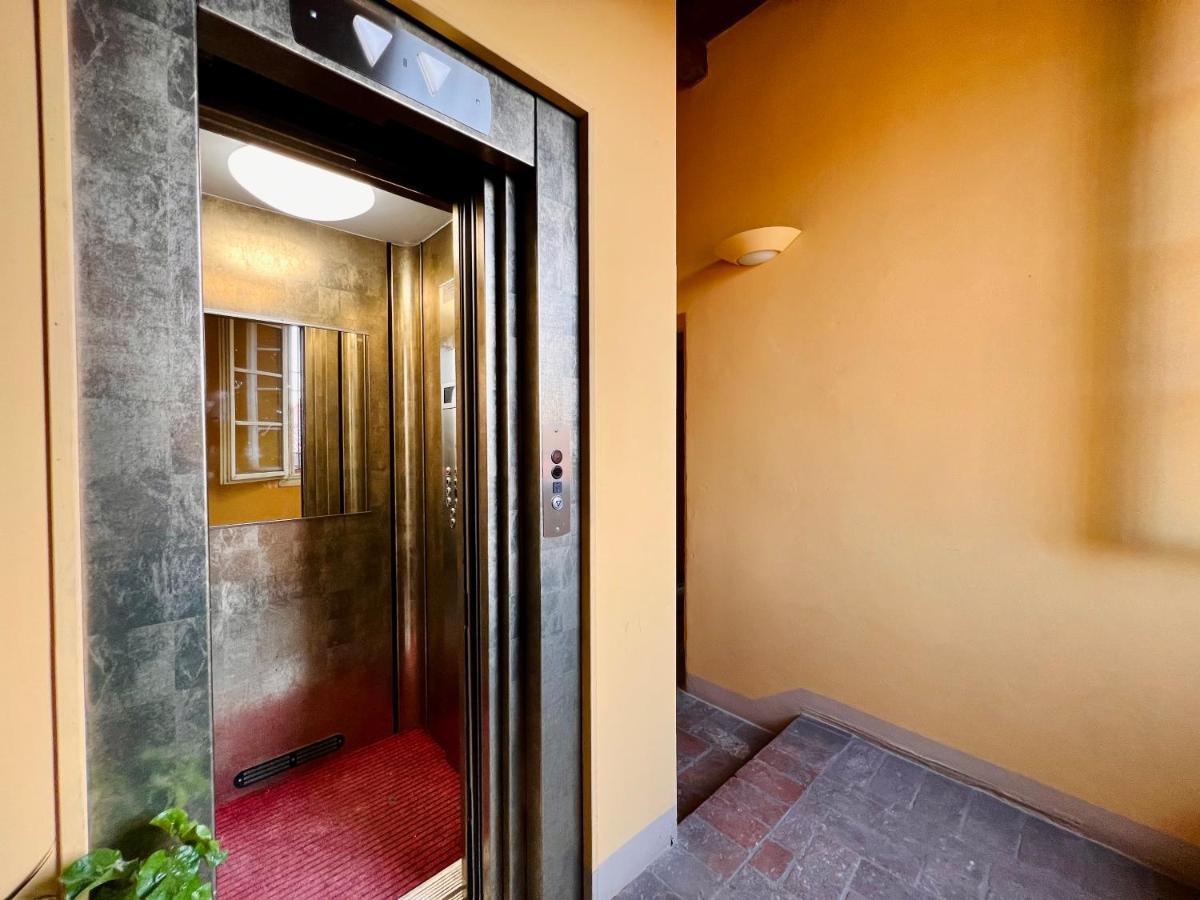 Tower Of Lovers - Ancient Altana Apartment *