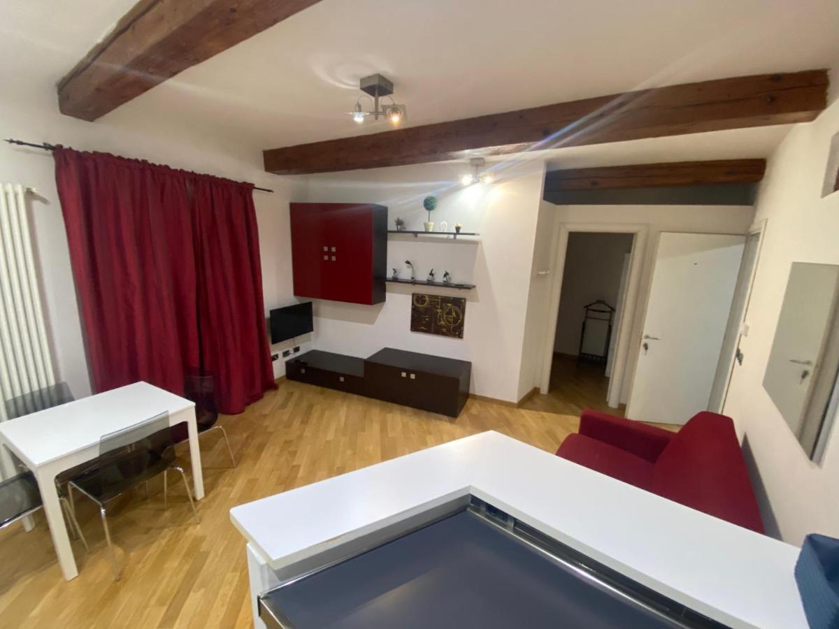 B&B And Home La Piazzetta Della Pioggia Guest house