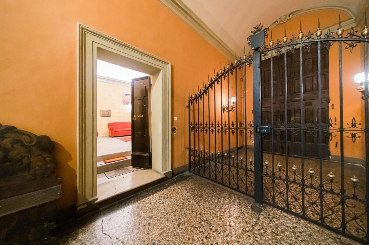 Lussuoso Nel Cuore Di * Bologna