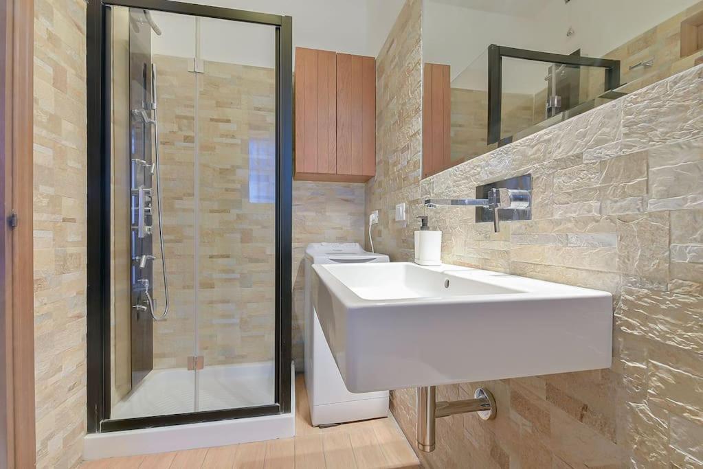 Nettuno 5 Stelle- Elegante Con Lejlighed *