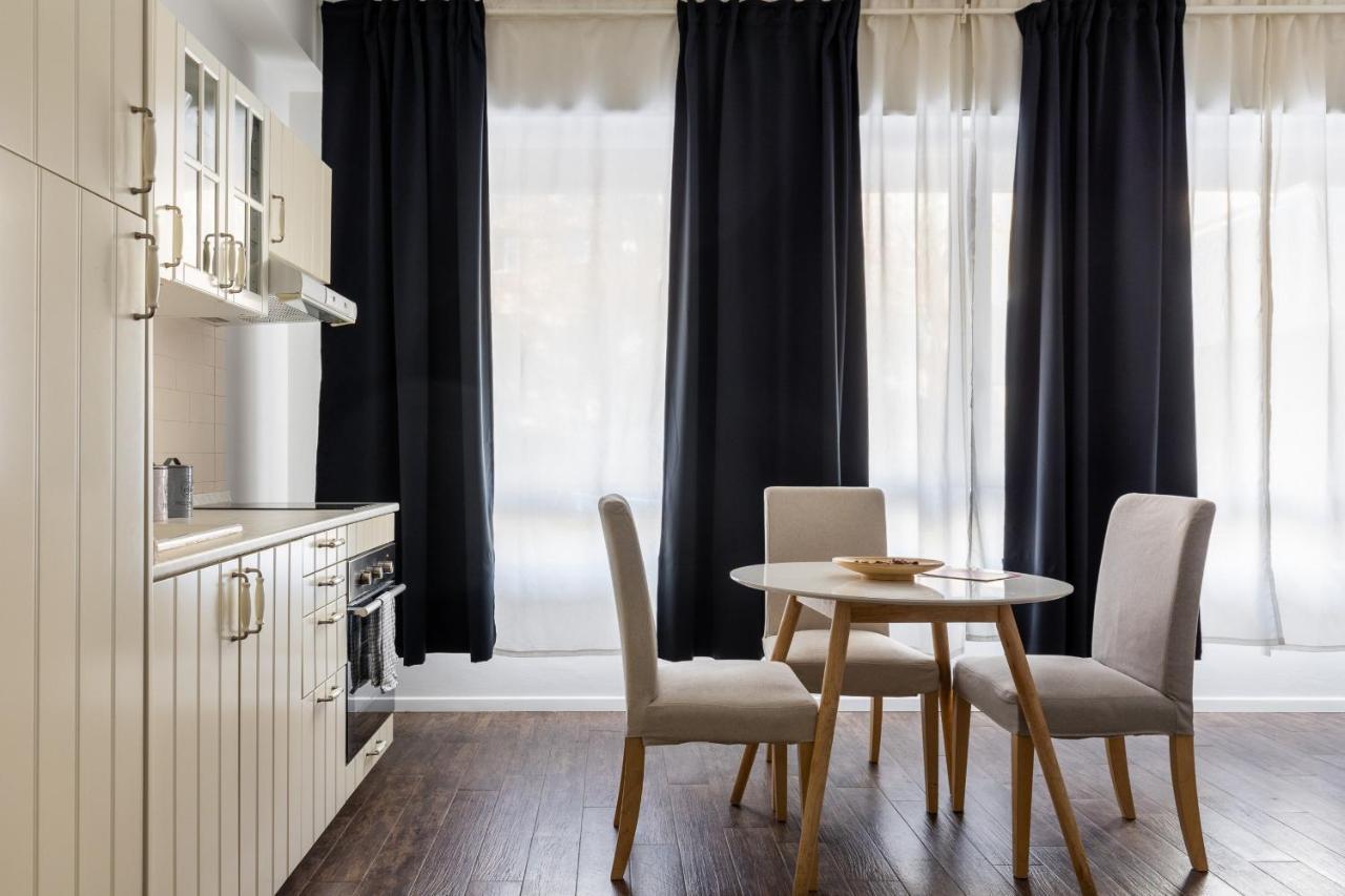 Largo Molina Iii By Wonderful Italy * Bologna