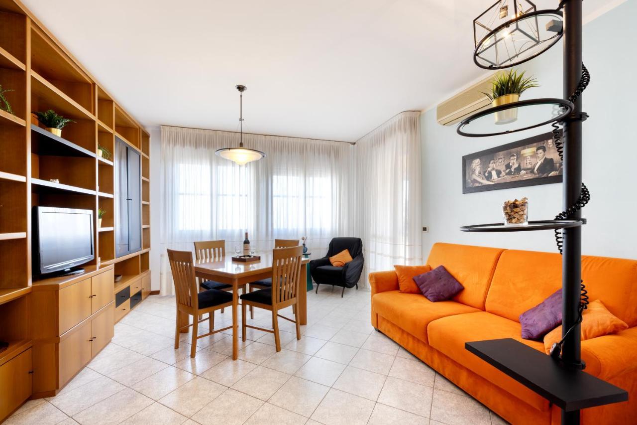 We - House Of Stars - Apartment