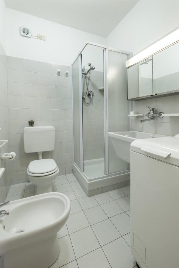 Apartment We - House Of Stars - *