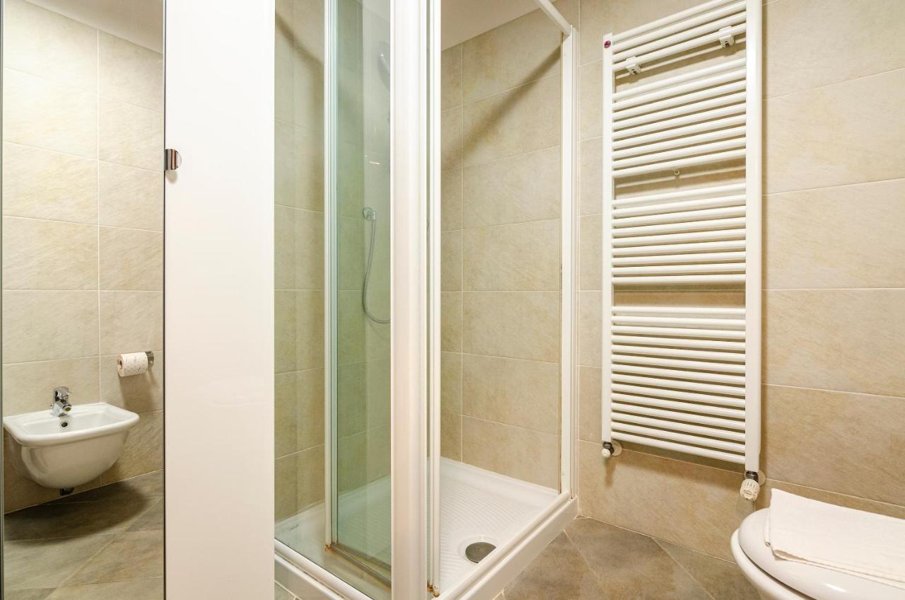 Appartamento Large Studio Flat With Private Car Park *
