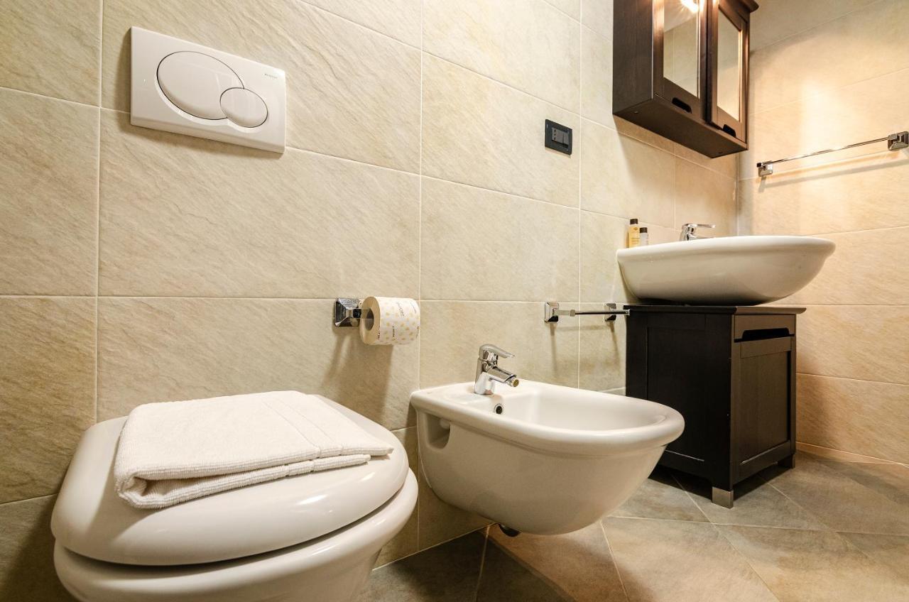 Appartamento Large Studio Flat With Private Car Park *