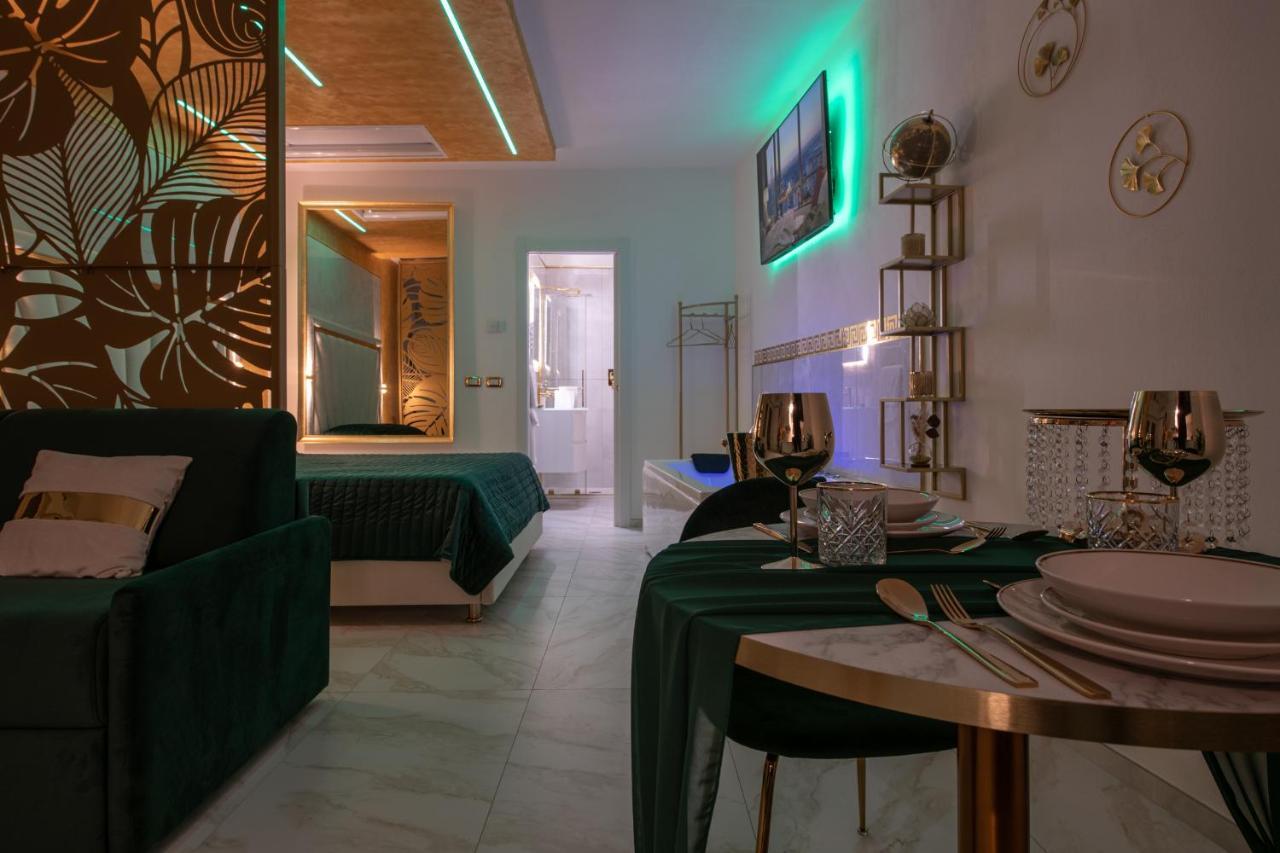 Apartment Fashion Gold With Jacuzzi & Car Garage