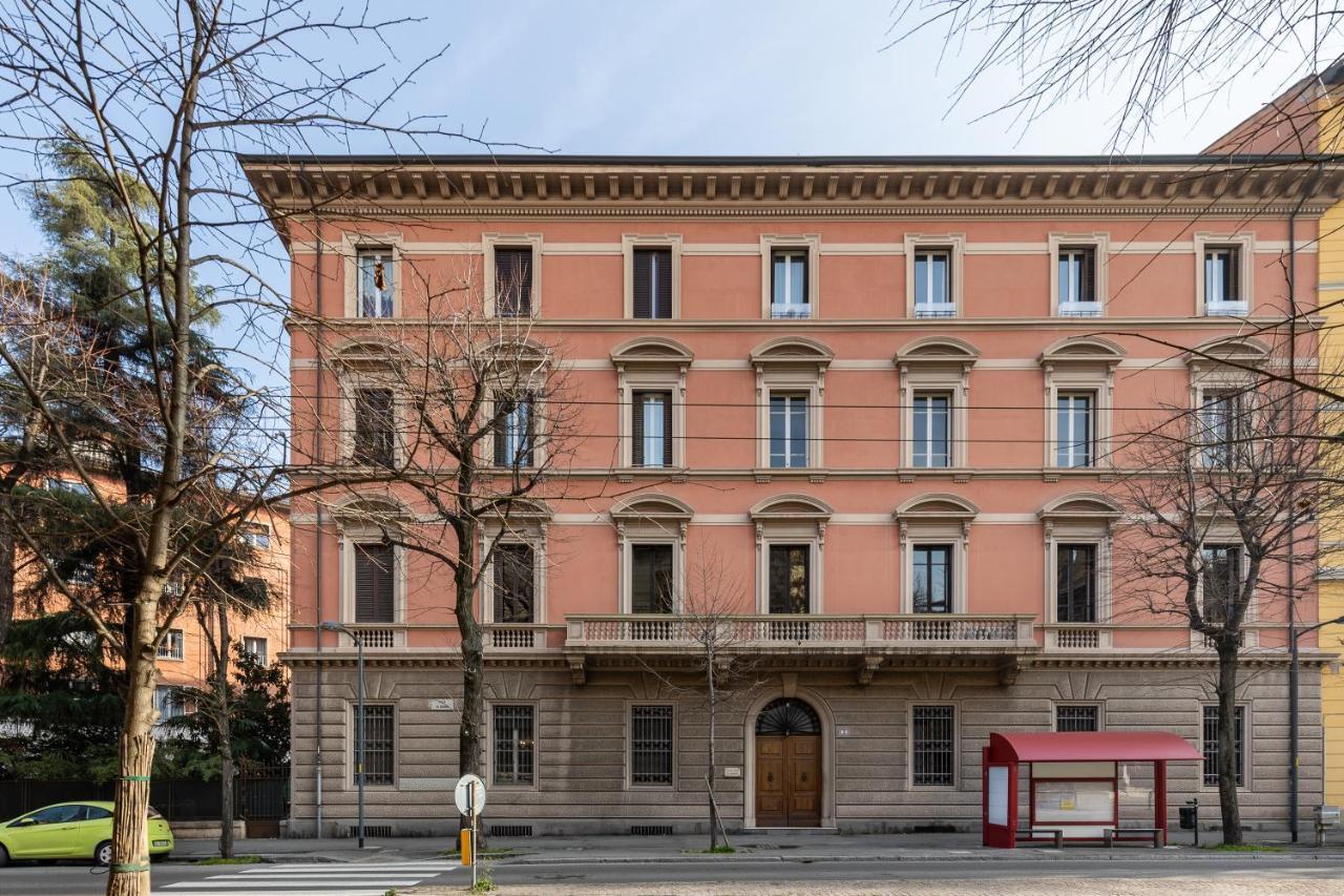 Italy Prestigious *