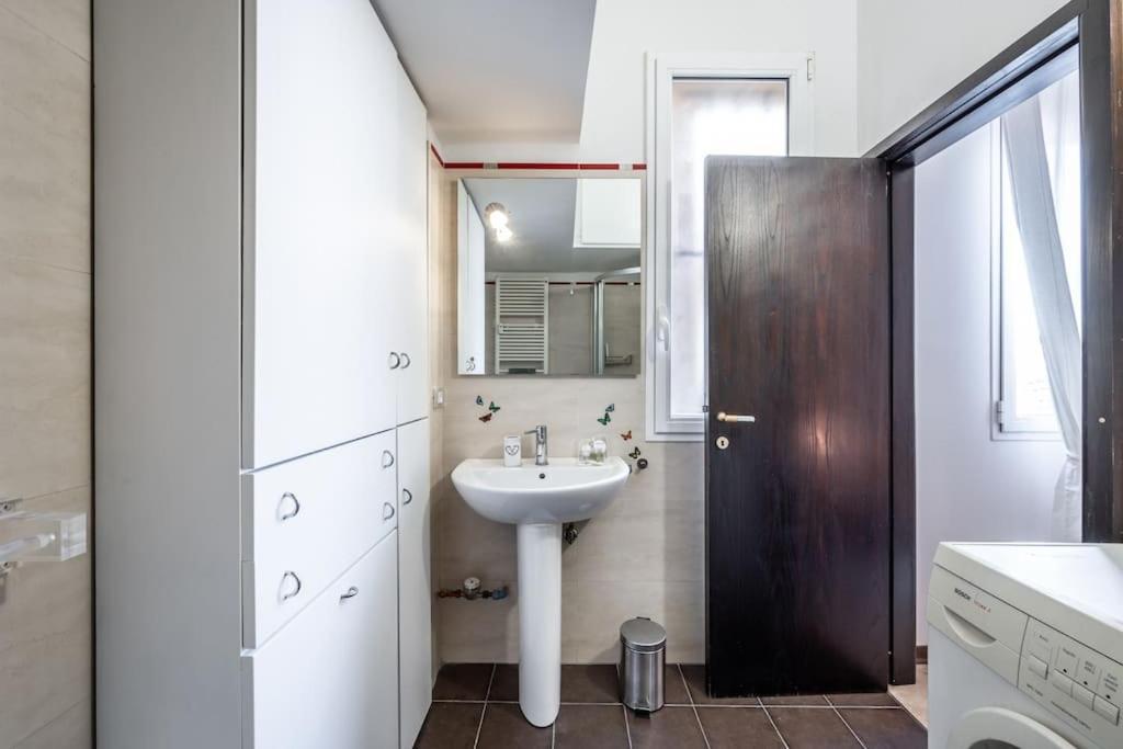 Sotto Le Due Torri 5* Appartement