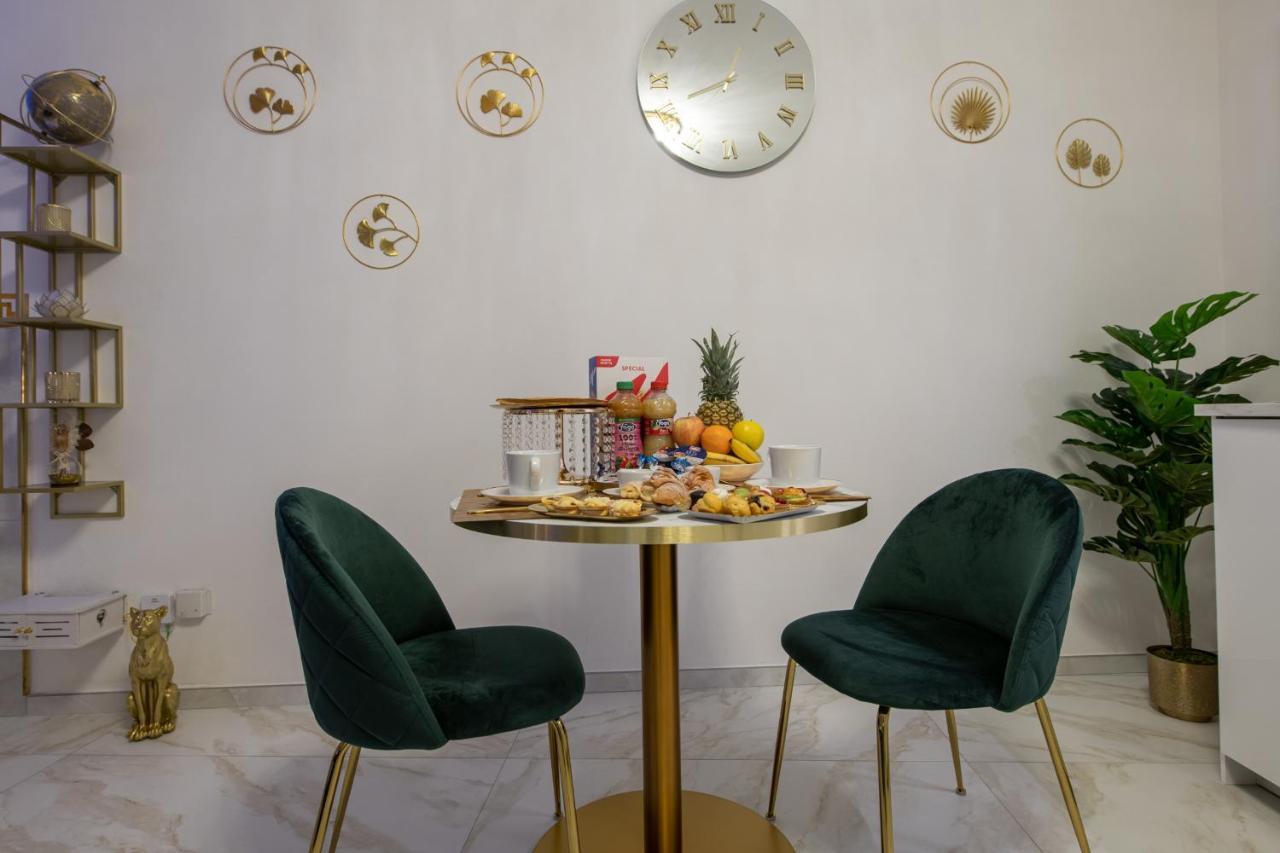 Fashion Gold With Jacuzzi & Car Garage Bologna