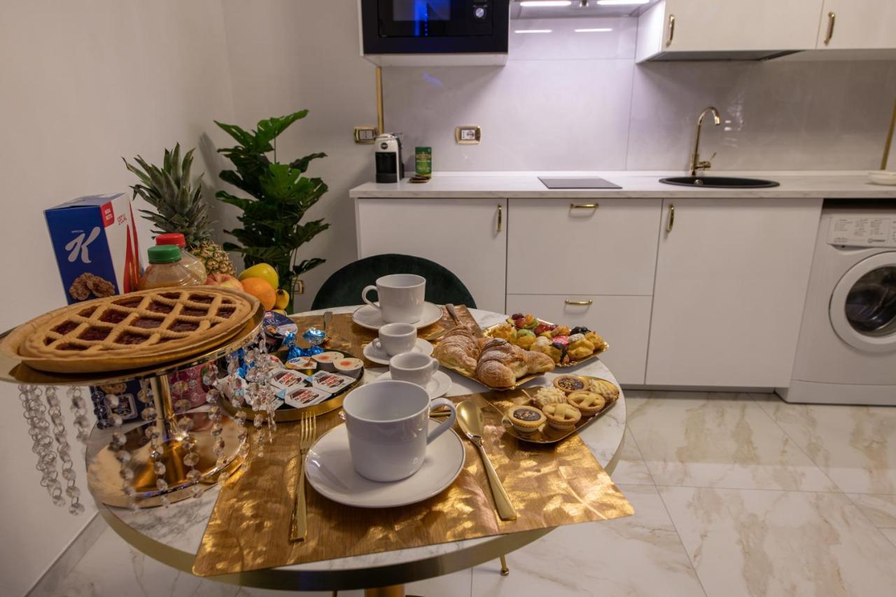 Fashion Gold With Jacuzzi & Car Garage * Bologna