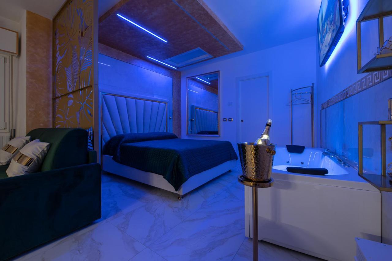 Apartment Fashion Gold With Jacuzzi & Car Garage *