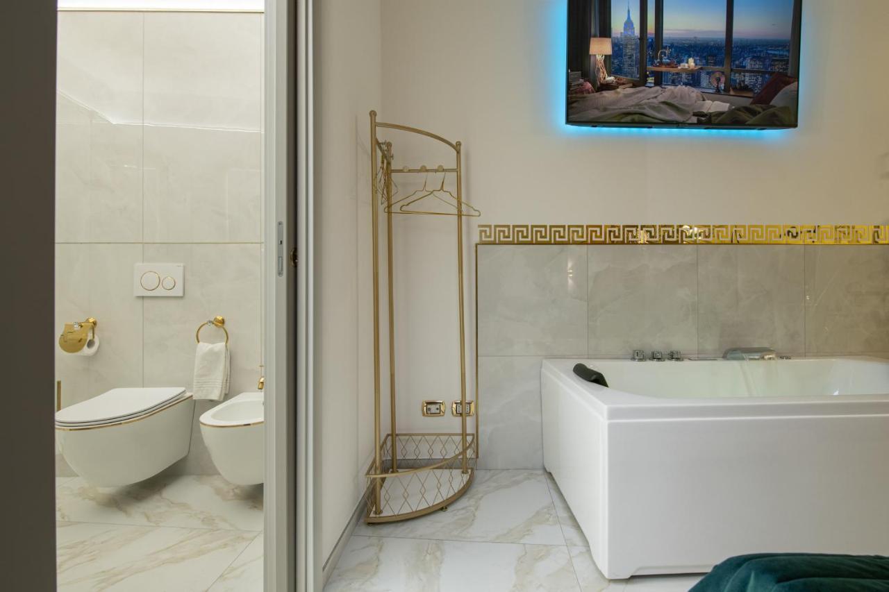 Fashion Gold With Jacuzzi & Car Garage Bologna