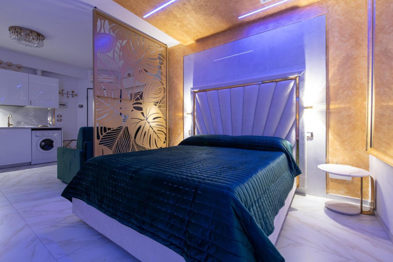 Fashion Gold With Jacuzzi & Car Garage Bologna