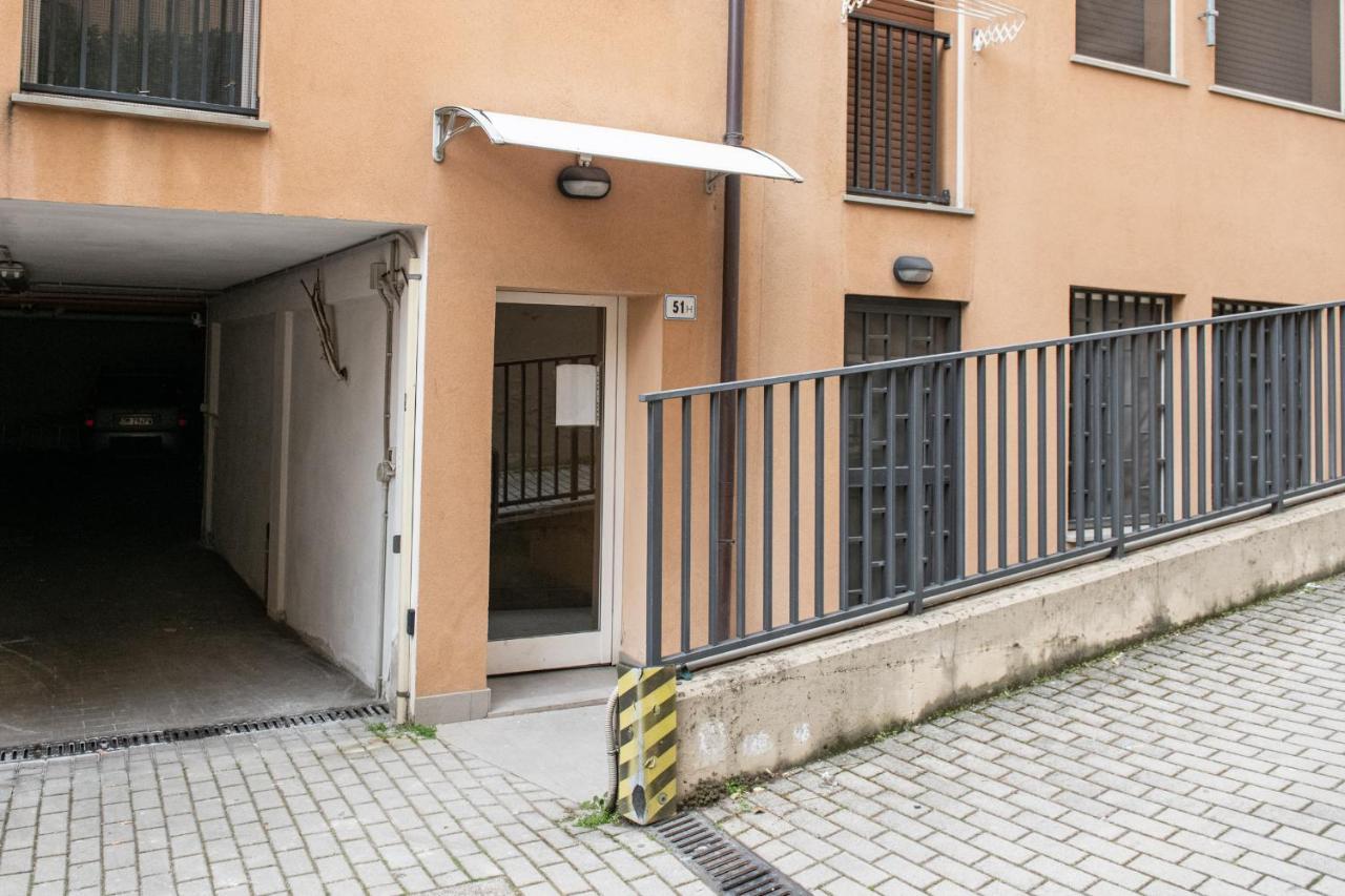 Fashion Gold With Jacuzzi & Car Garage Apartment Bologna