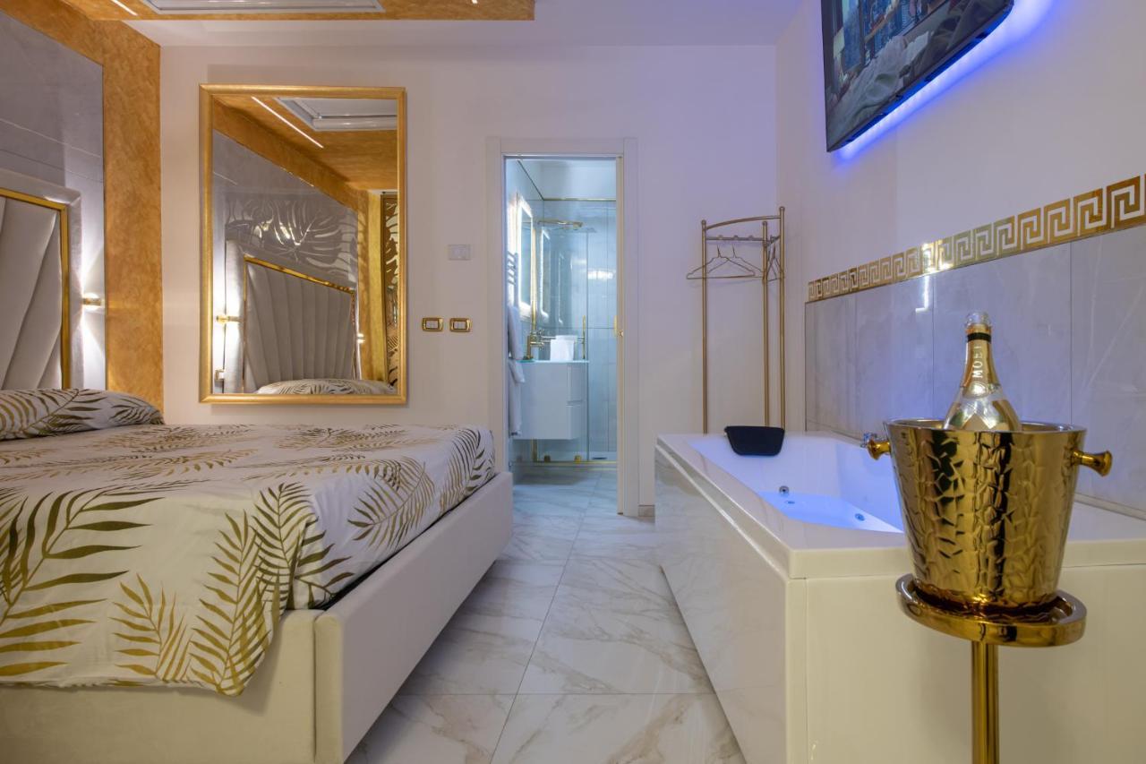 Fashion Gold With Jacuzzi & Car Garage * Bologna