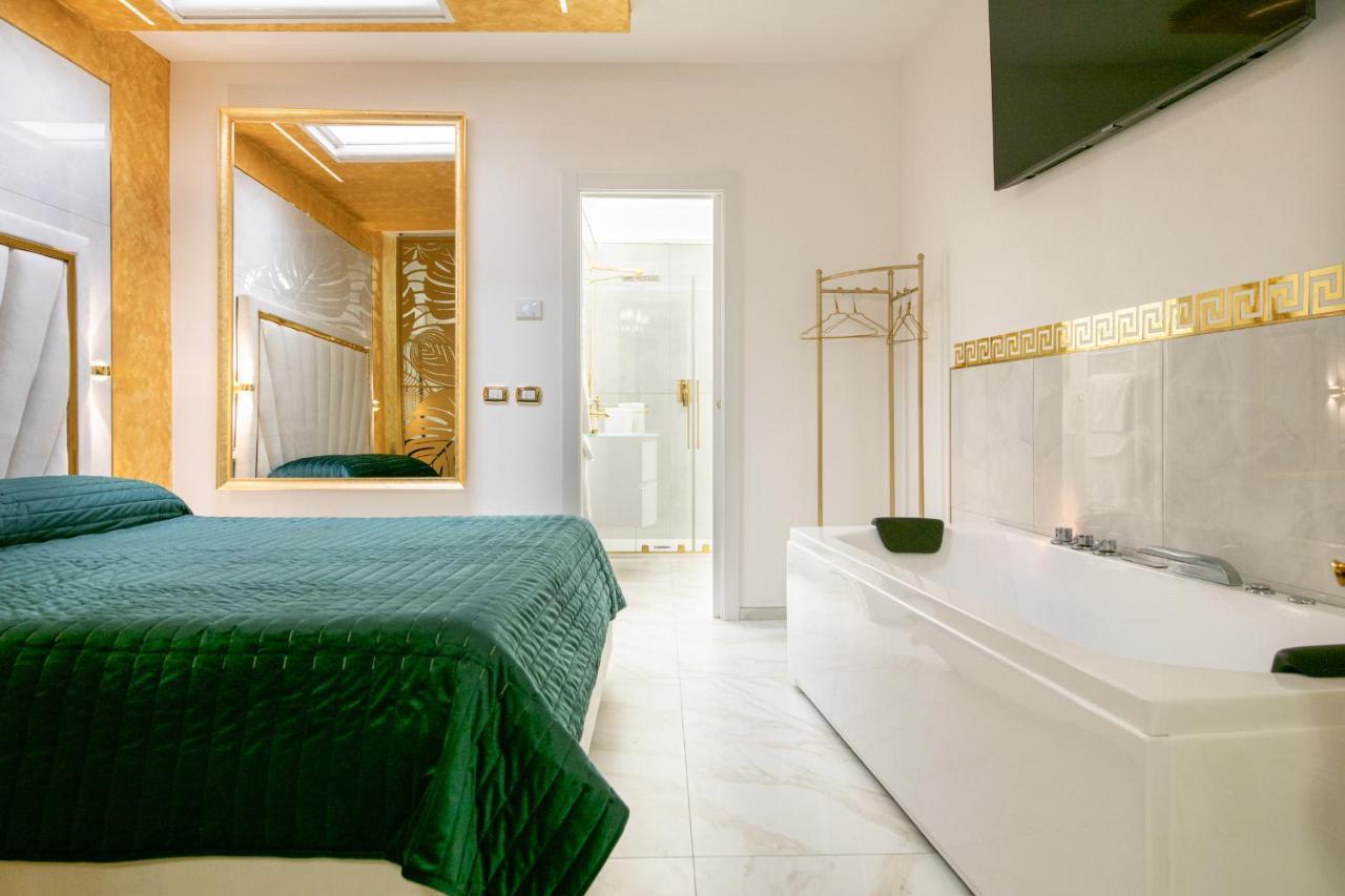 Apartment Fashion Gold With Jacuzzi & Car Garage *
