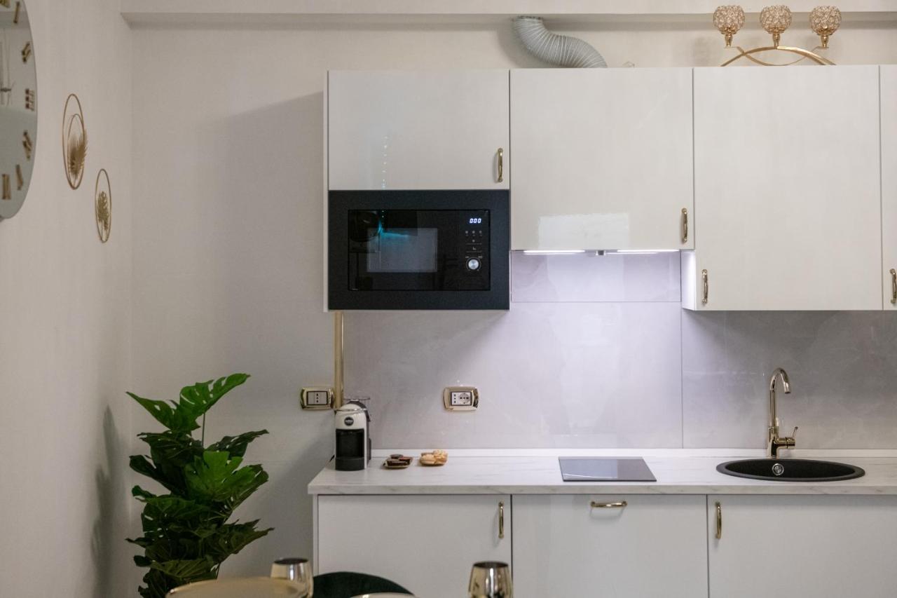 Apartment Fashion Gold With Jacuzzi & Car Garage *