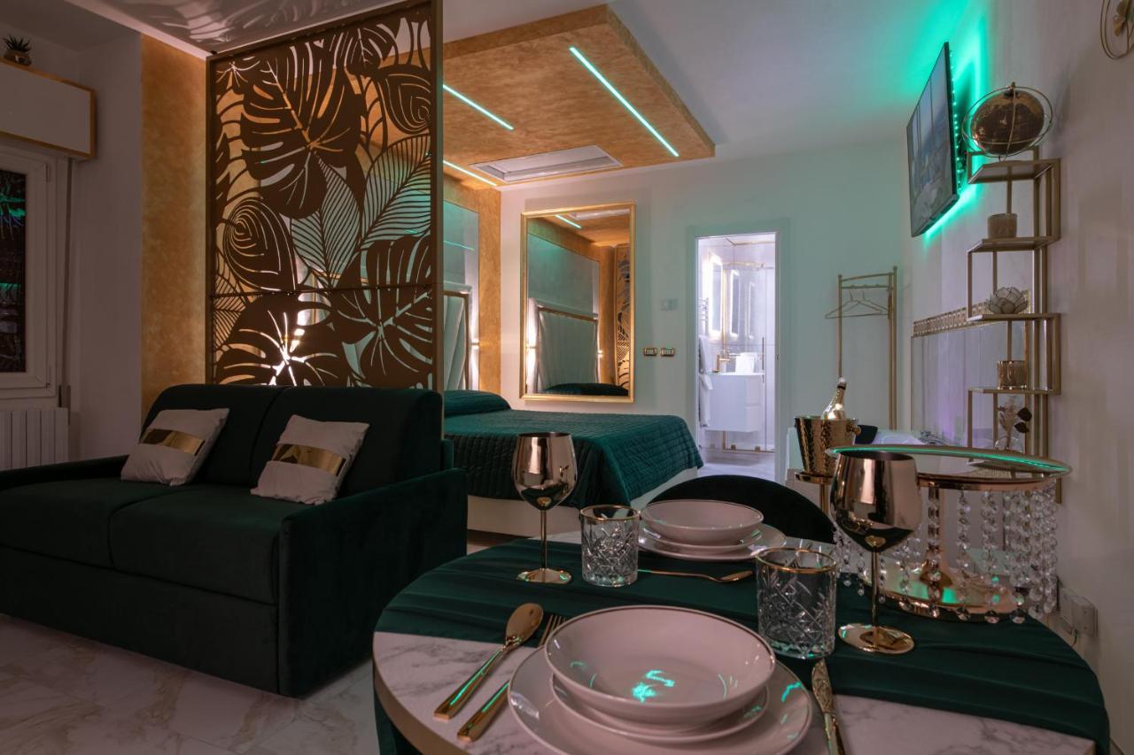 Fashion Gold With Jacuzzi & Car Garage Apartment Bologna