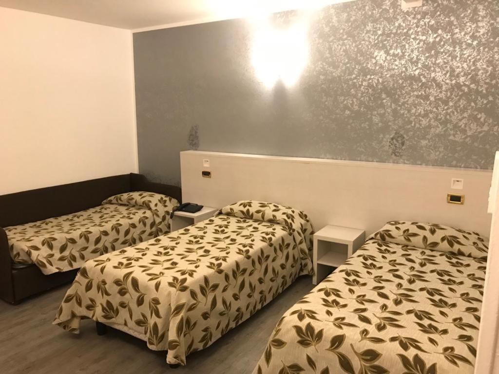 Hotel Holiday- Finestrella