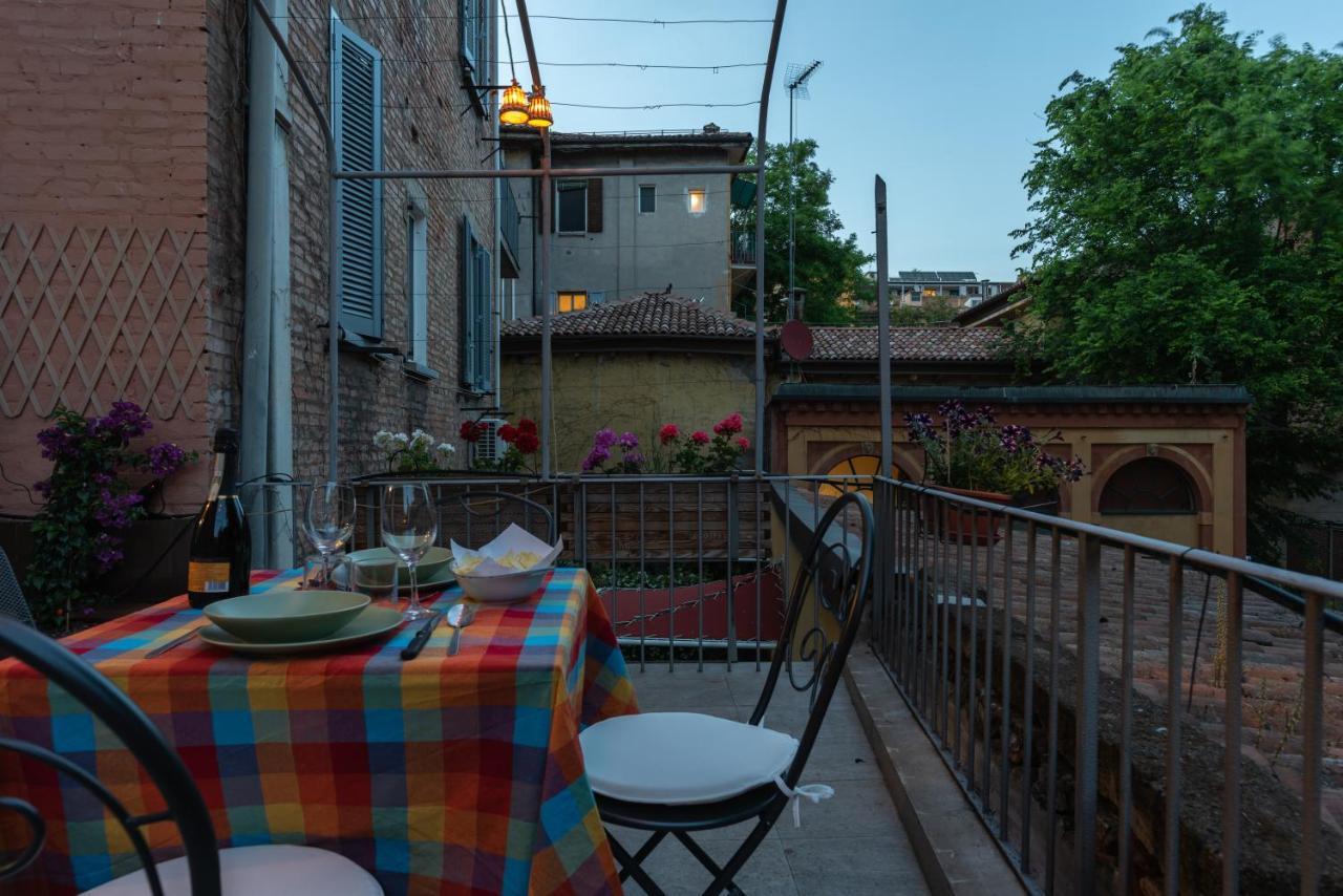 Capo Di Lucca - In The Historical Center With Terrace Apartment