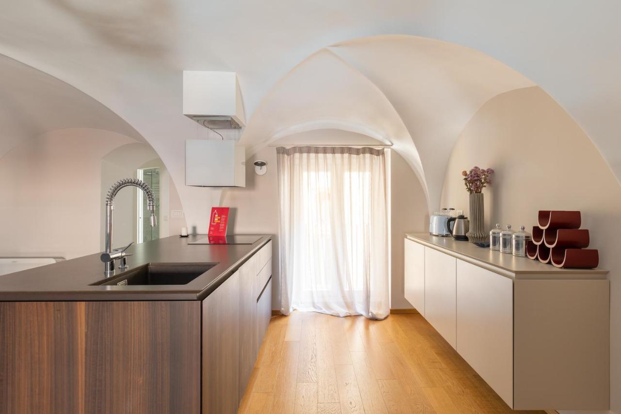 Apartment Santo Stefano Elegant By Wonderful Italy