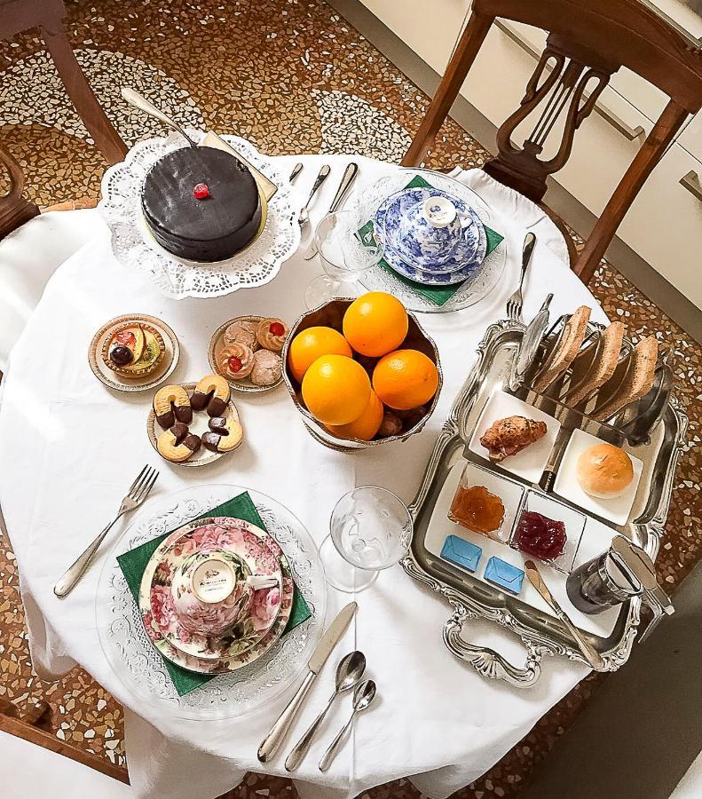 Couette-café Castellata La Bologne