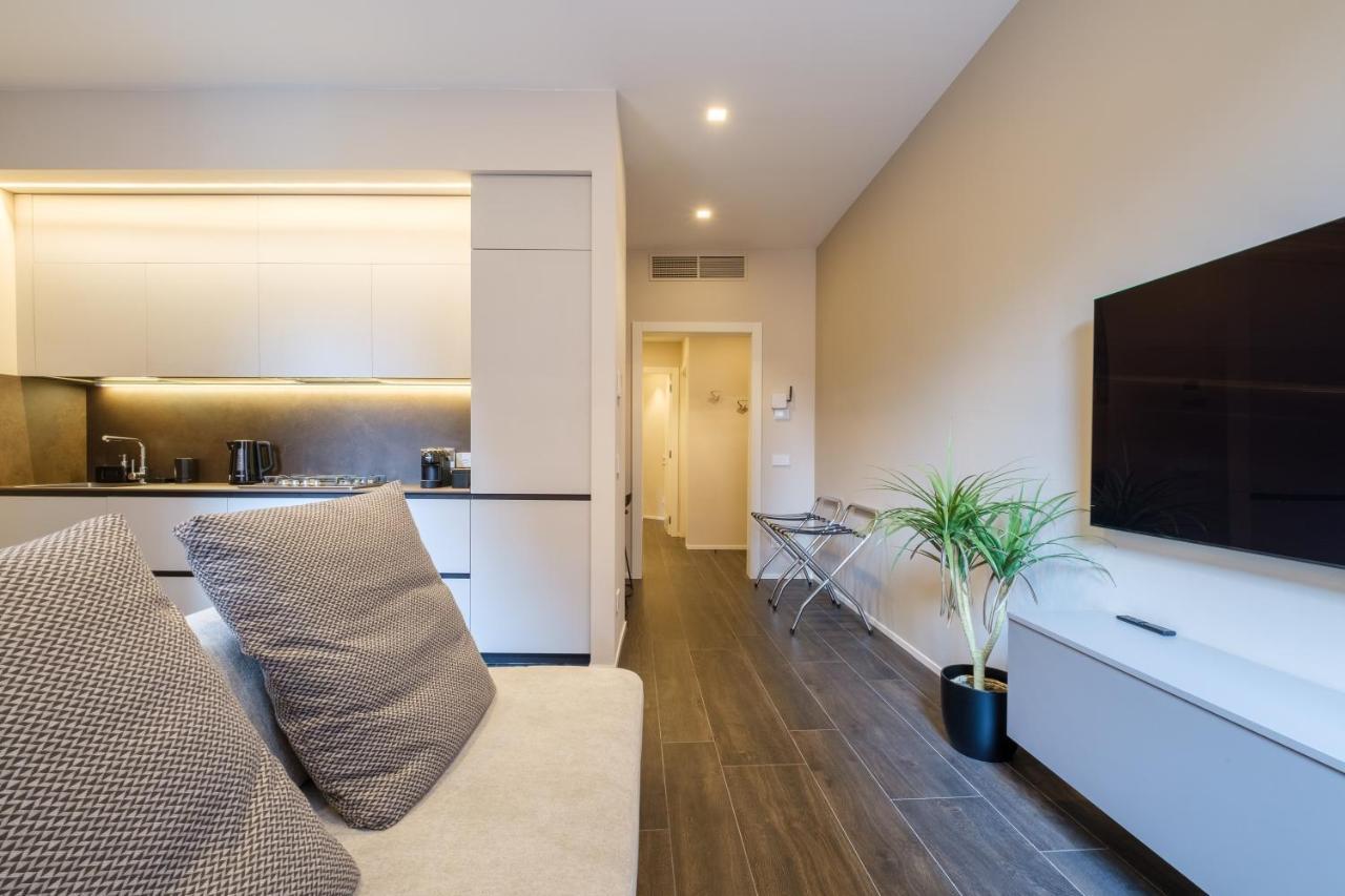 Golden By Apartment *