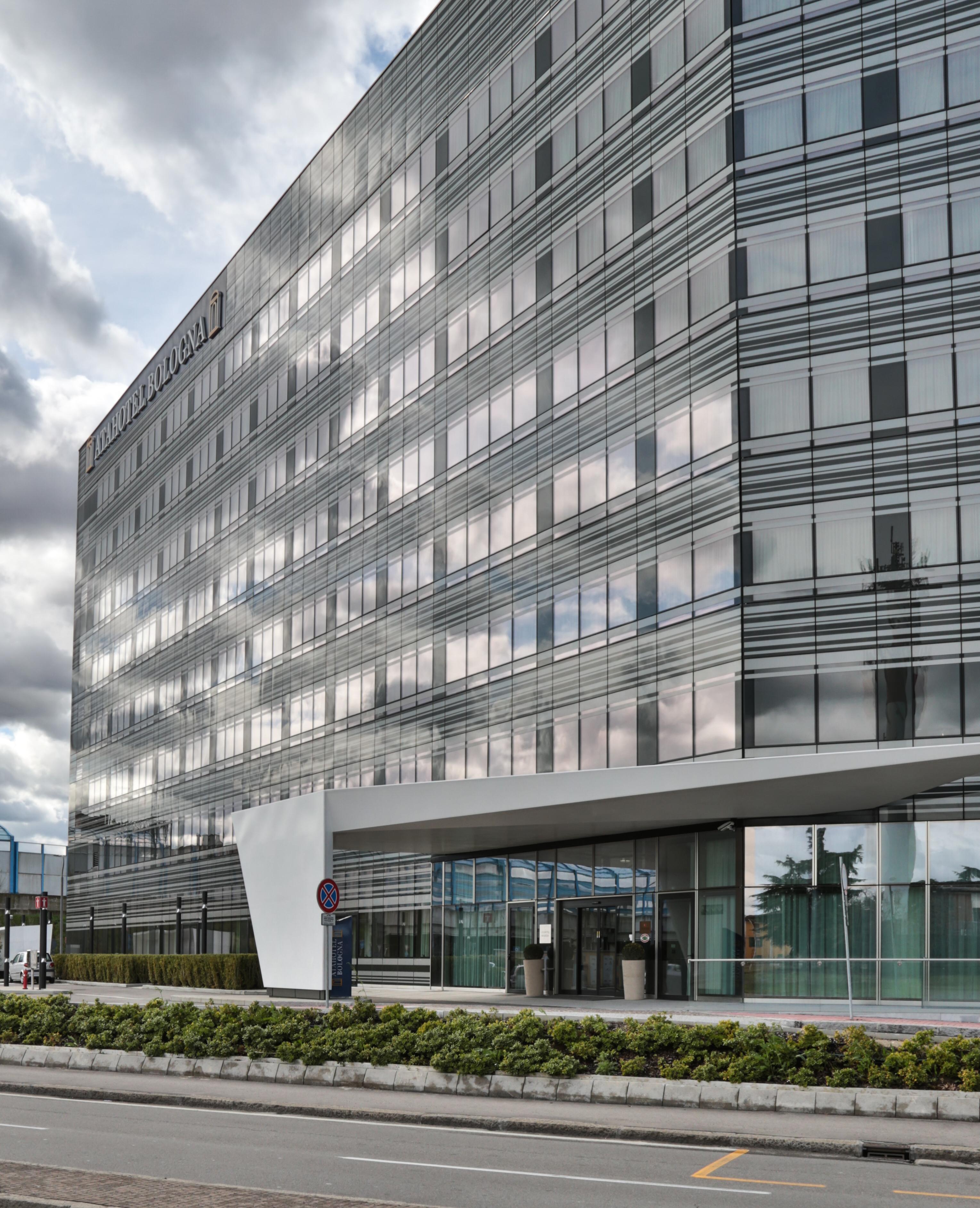 Unahotels San Vitale Hotel 4*