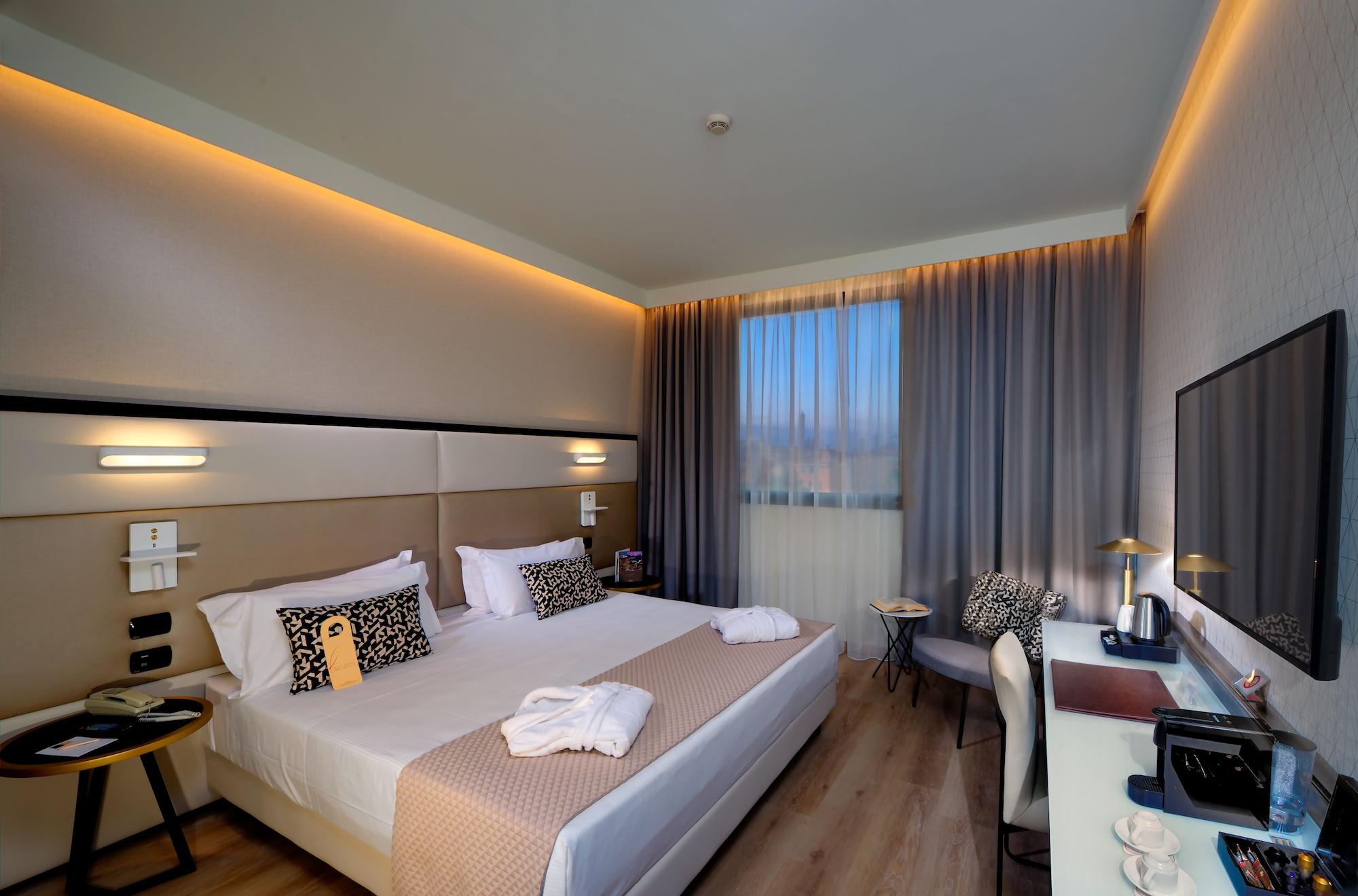 Hotel Savhotel Aemilia 4*