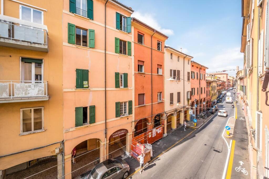 Ab - Via San Vitale 126 * Bologne