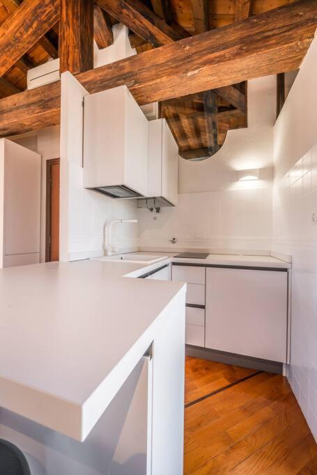 Apartment Ab - Via Montegrappa 3 *