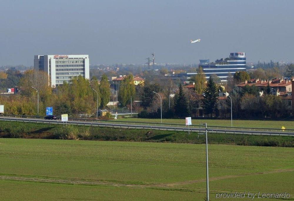 Airport Hotel 4*