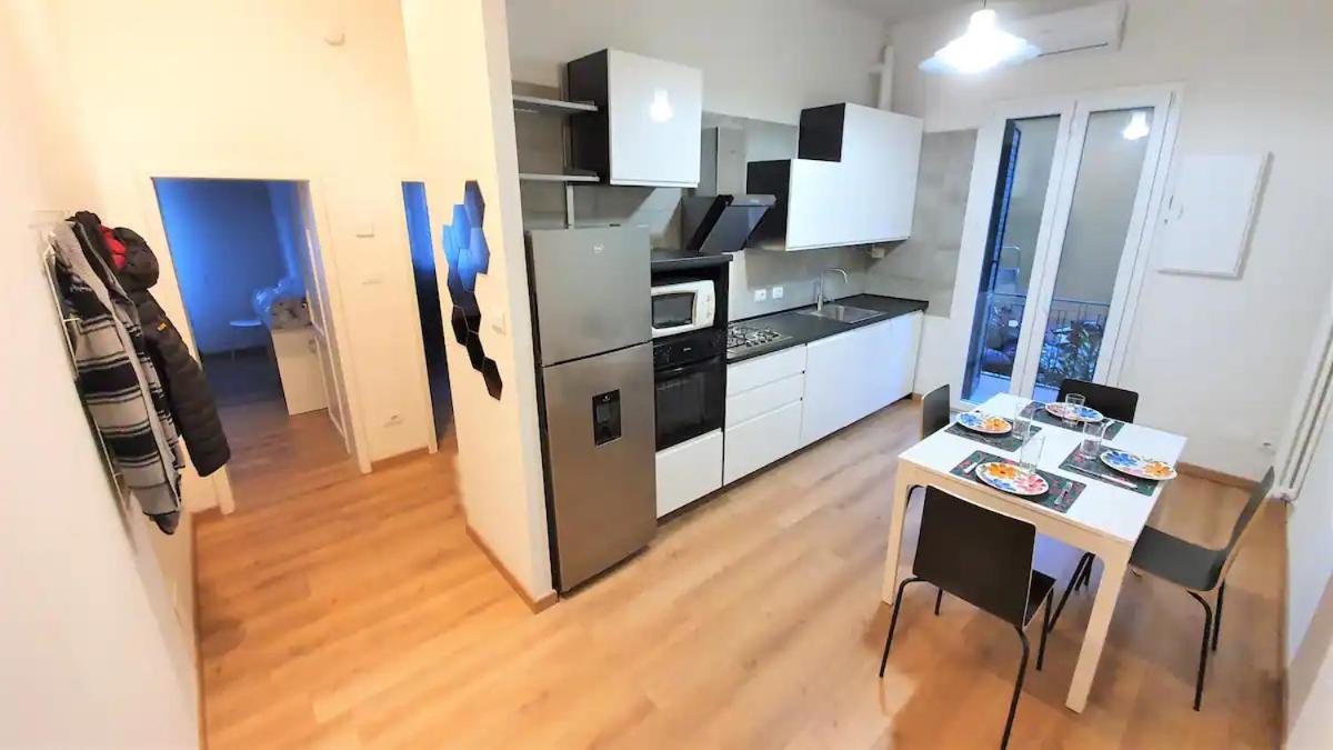Fiera Station Apartment *