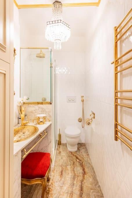 Apartment Ground Floor Luxe Historic Studio City Centre