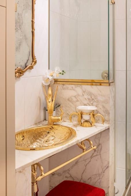 Ground Floor Luxe Historic Studio City Centre Bologna