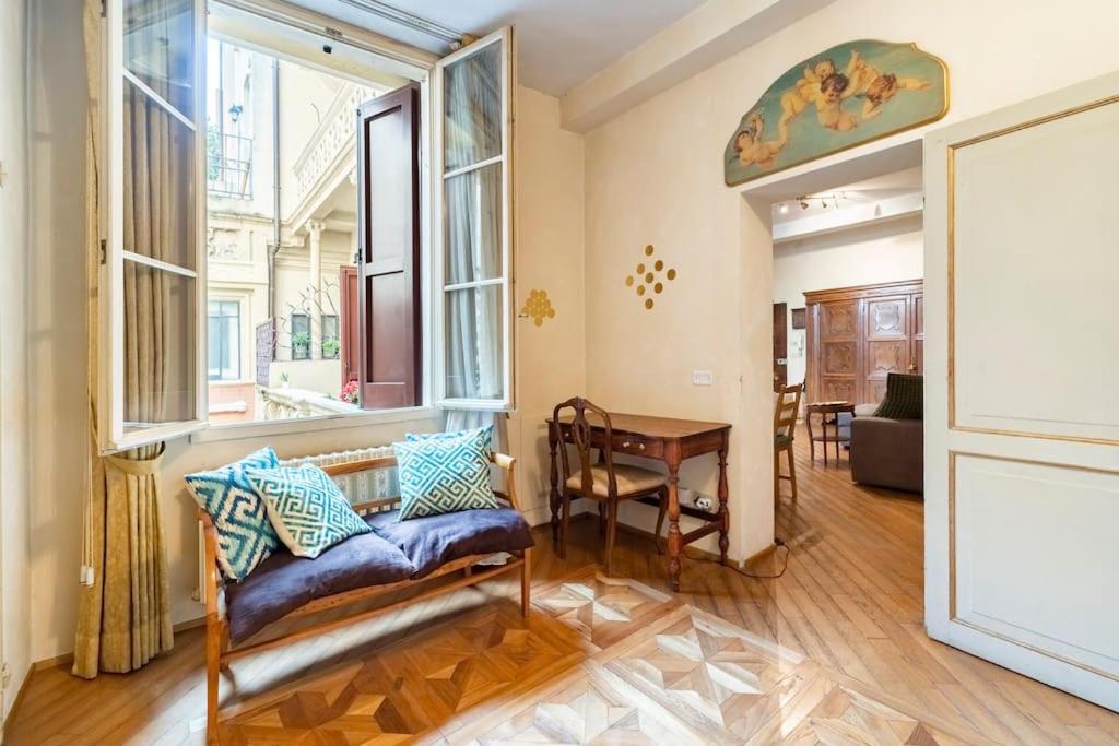 Elegante E La Foglia D'oro Bologne
