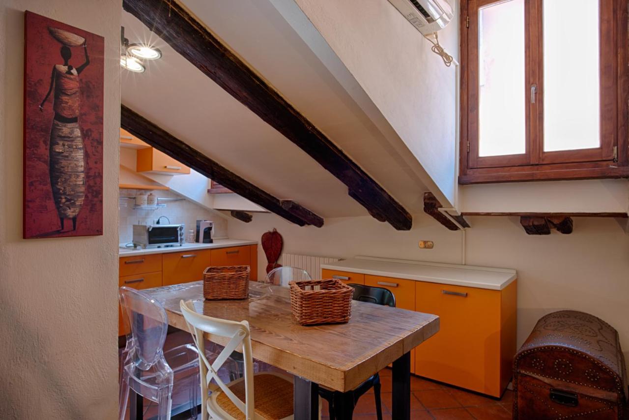 Fondazza - Little Tower Apartment