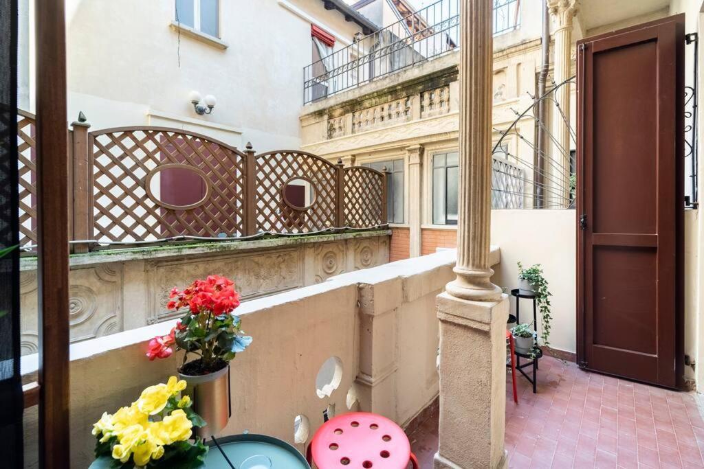 Elegante E La Foglia D'oro * Bologne