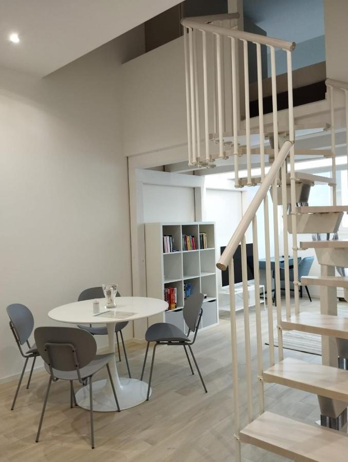 Apartment Llhome Elegante Monolocale Ristrutturato Con Posto Auto Coperto