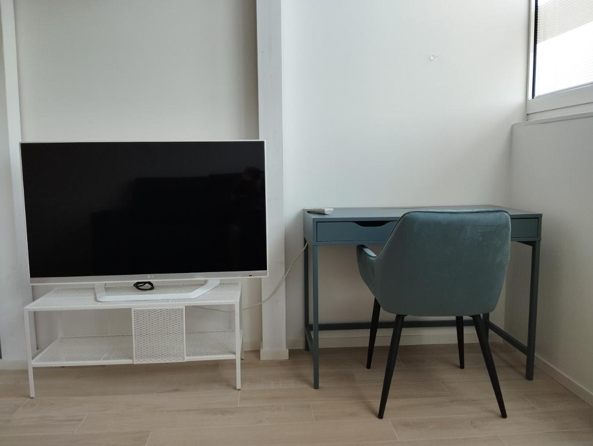 Llhome Elegante Monolocale Ristrutturato Con Posto Auto Coperto * Bologna